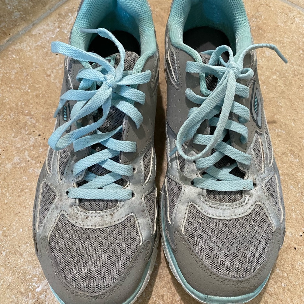 Sketchers Sneakers